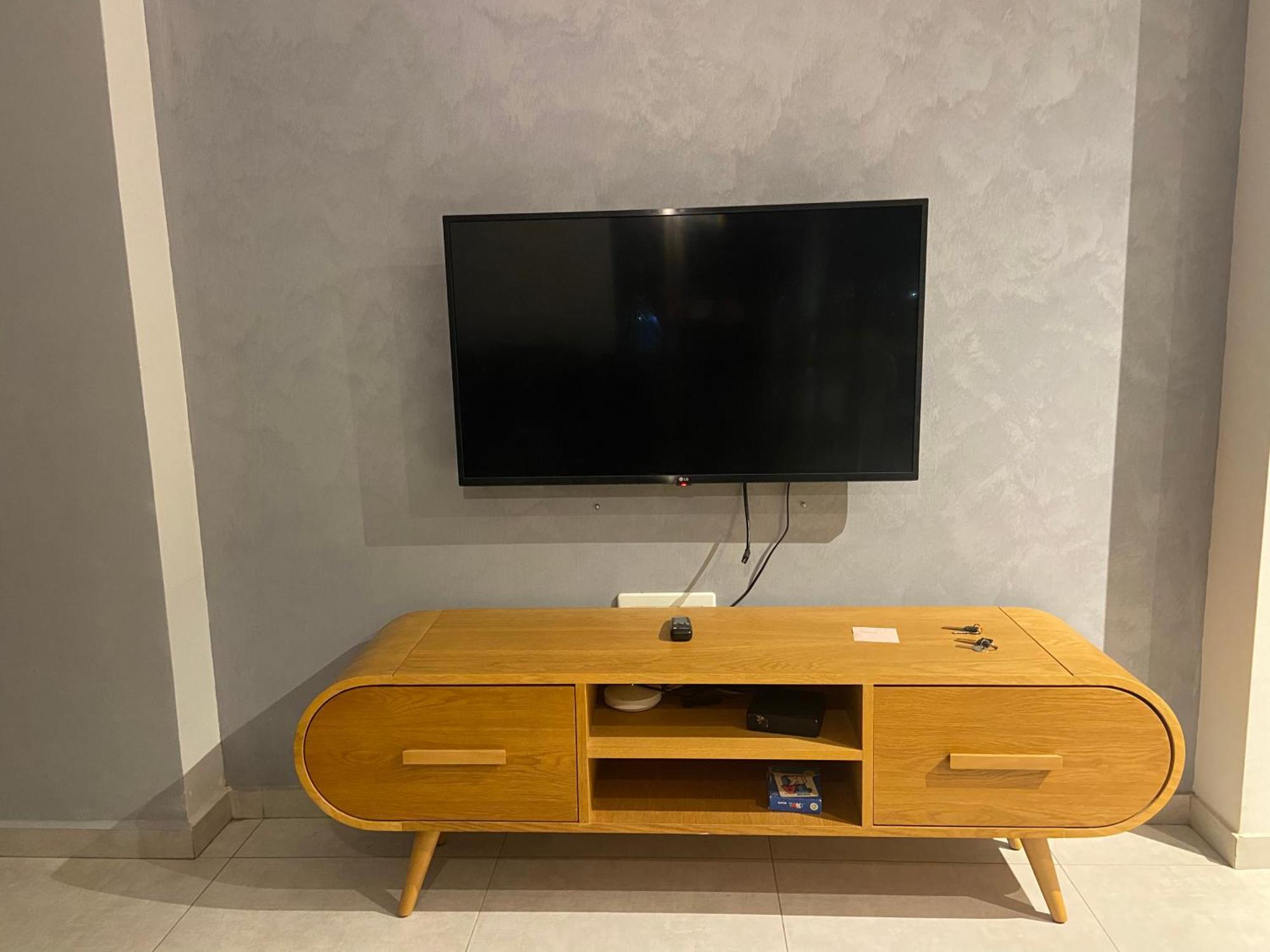 Beauty Apartment 3 Rooms Wi-Fi Netanya Exterior photo